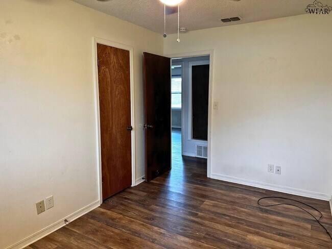 Building Photo - 4705 Trinidad Dr