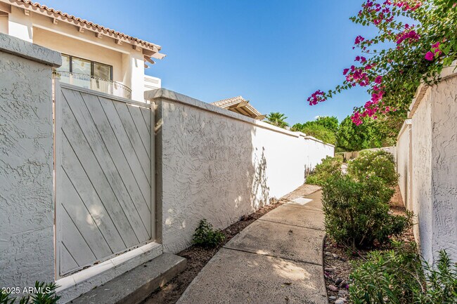 Building Photo - 10113 E Topaz Dr