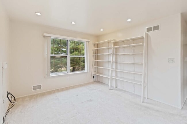 Building Photo - 24 Alton Dr