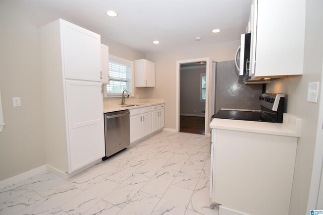 Building Photo - 1166 Alford Ave