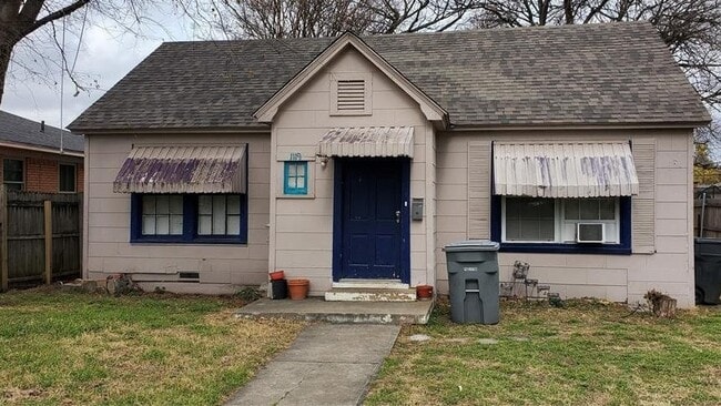 Building Photo - 1122 Newport Ave