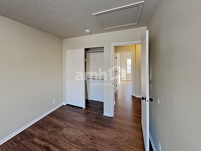 Building Photo - 1302 E 3125 N