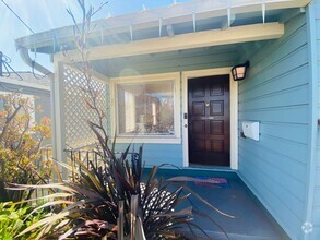Building Photo - Maple Ave (Leasing)