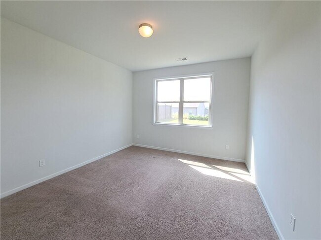 Building Photo - 3329 Long Creek Dr