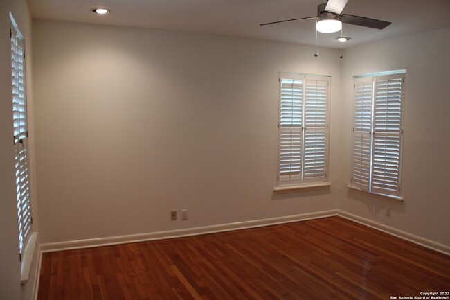 Building Photo - 140 Arvin Dr