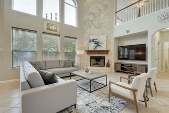 Building Photo - 8108 Tierra Linda Ln