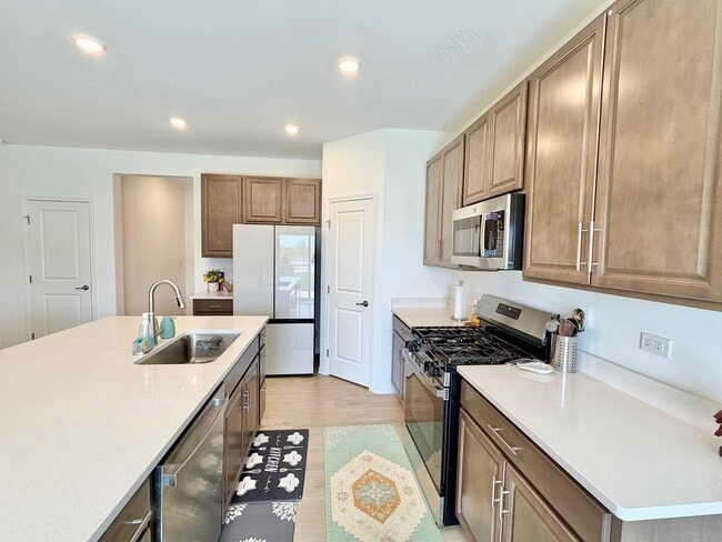 Building Photo - 331 Red Oak Cir