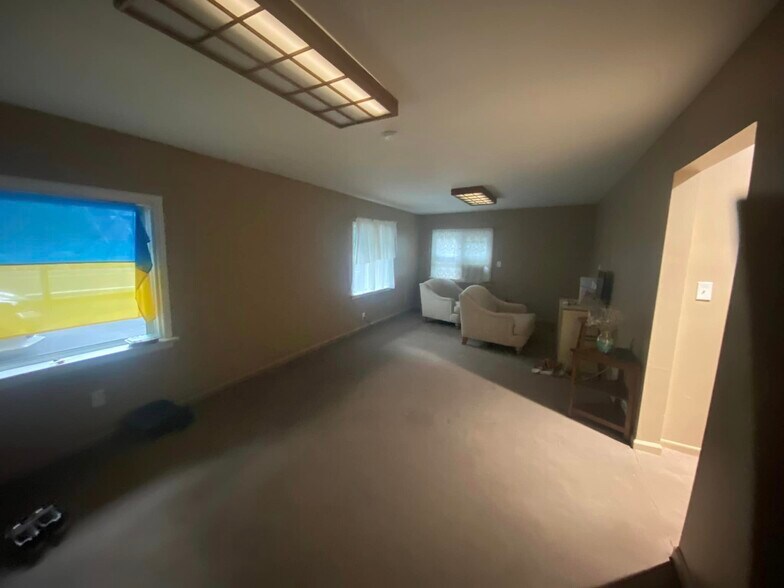 Building Photo - 1159 Route 9W S