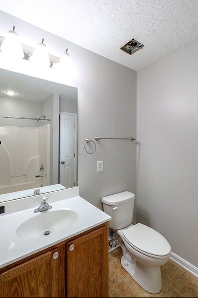 Building Photo - Newly updated 3 bedroom and 2 bath Cape Cod