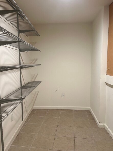 Building Photo - 38 Hillsdale Rd