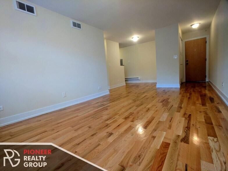 Building Photo - 555 W Arlington Pl