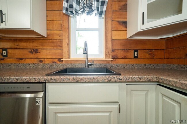 Building Photo - 8376 Cobblestone Ct
