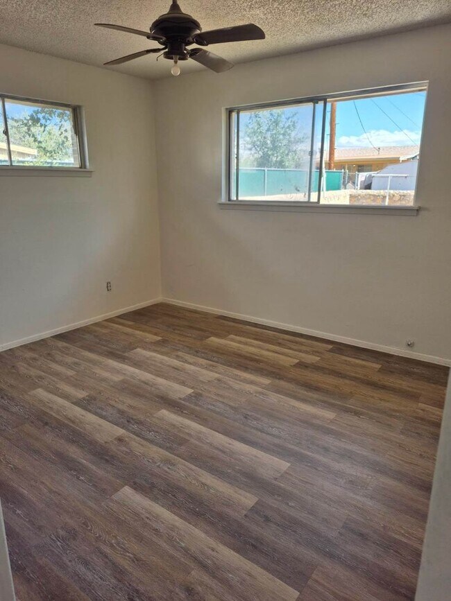 Building Photo - 5700 Joe Herrera Dr