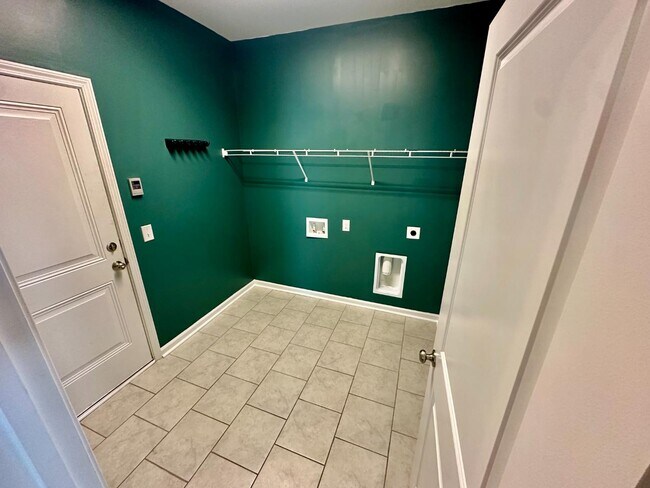 Building Photo - 54 Grovewood Dr