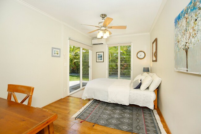 Building Photo - Immaculate fully furnished 3 bedroom, 2 ba...