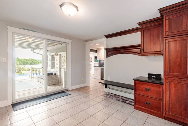 Building Photo - 45 Indian Hill Ave