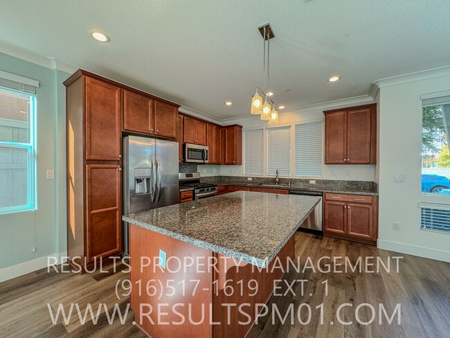 Building Photo - Spacious 4 Bedroom Home in McKinley Village Community