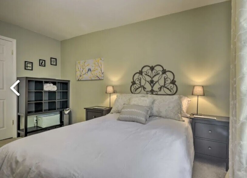 Building Photo - 4701 Blue Bird Ct