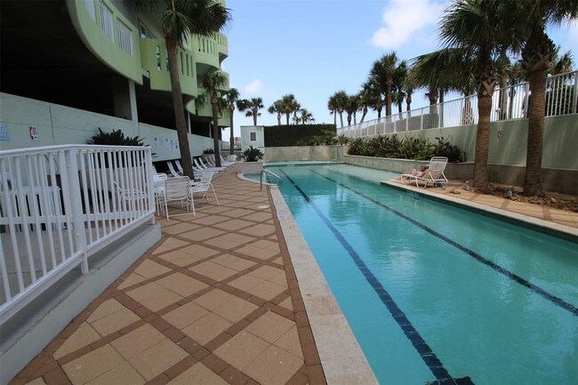 Building Photo - 9420 Seawall Blvd