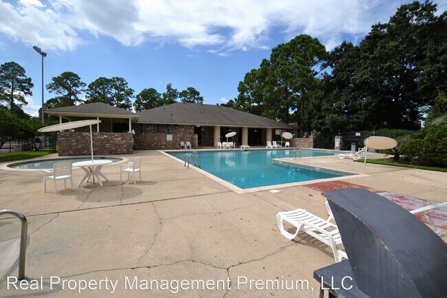 Building Photo - 3 br, 2.5 bath House - 2448 Shadowbrook Dr
