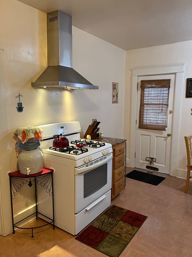 Building Photo - 316 E Colorado Blvd