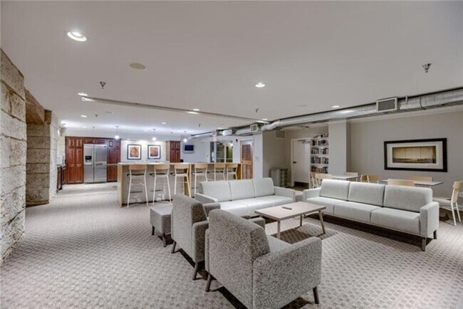 Building Photo - 609 Central St