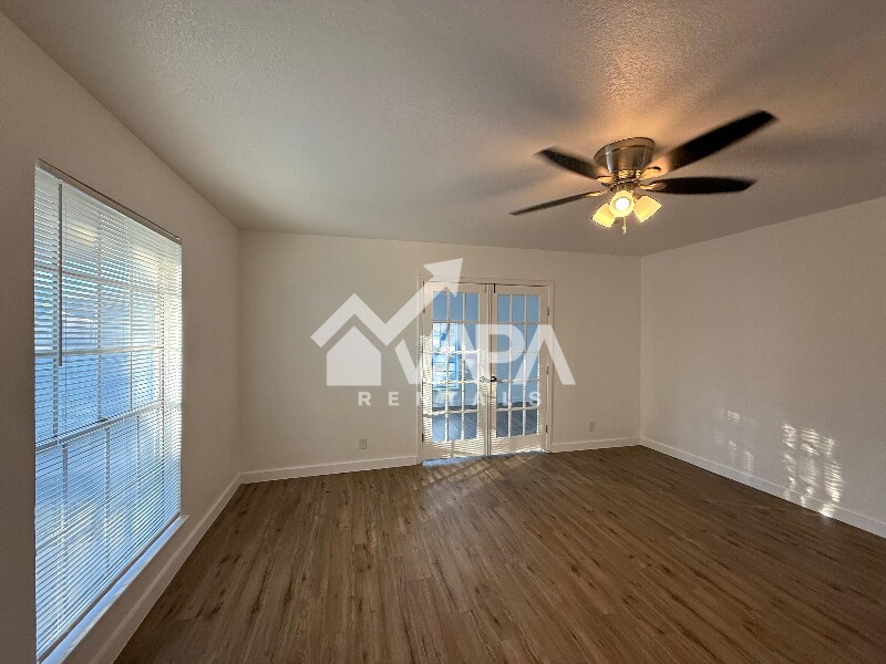 Building Photo - 1906 Wilsons Creek St