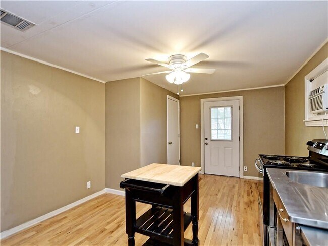 Building Photo - 5505 Avenue G