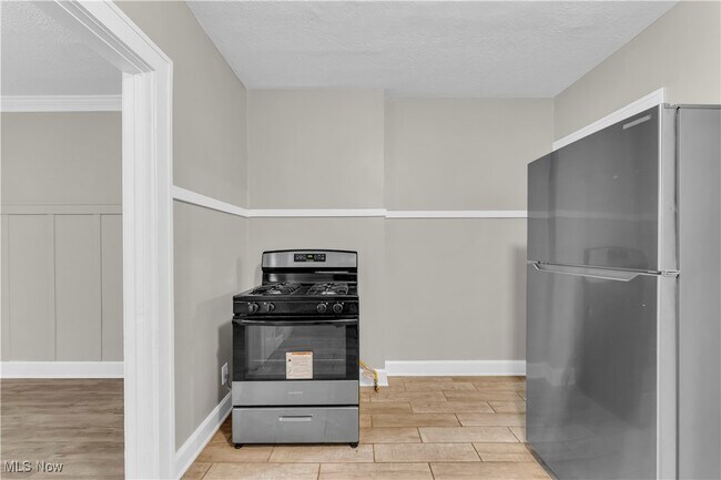 Building Photo - 13601 Othello Ave