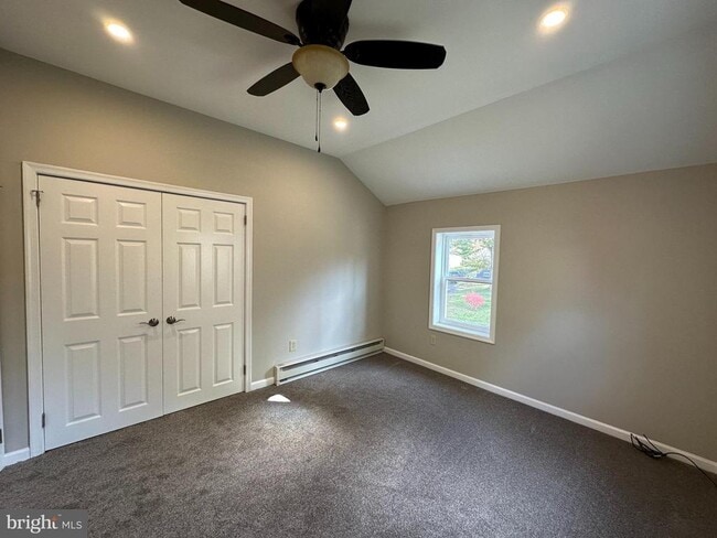 Building Photo - 134 Maple Ave