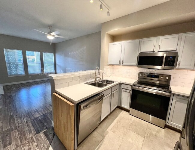 Building Photo - 8707 E Florida Ave