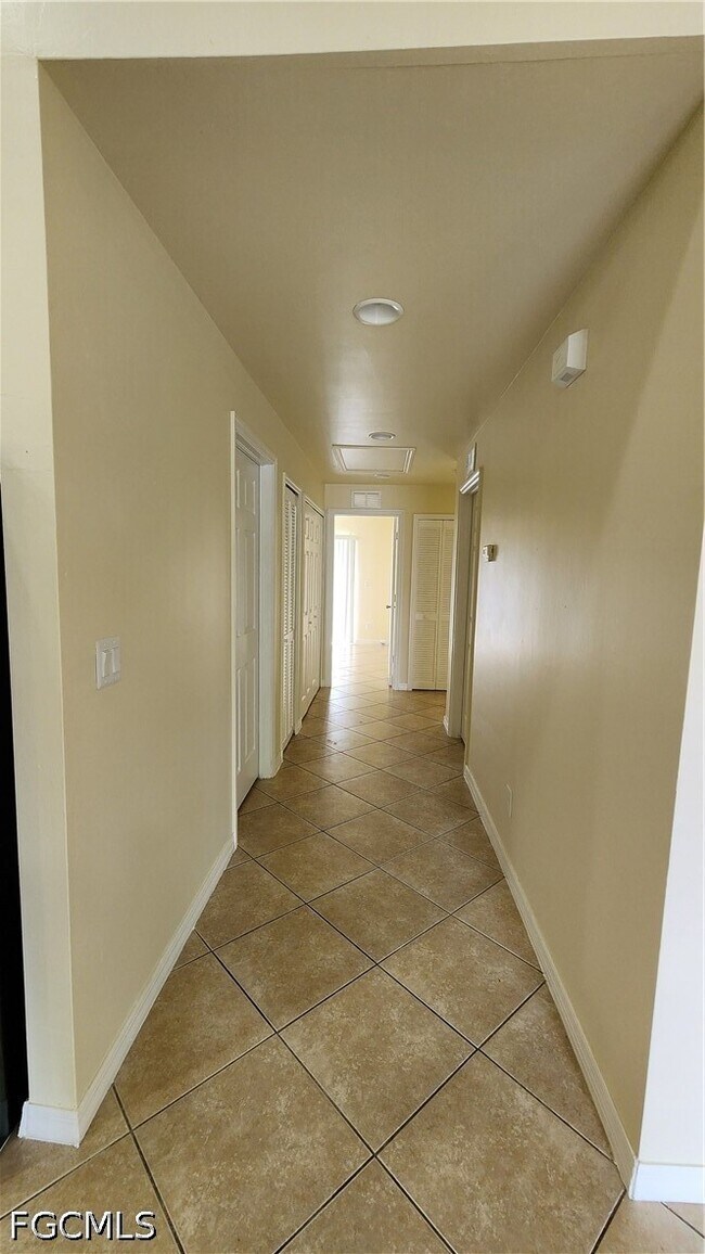 Building Photo - 2118 Snead Dr