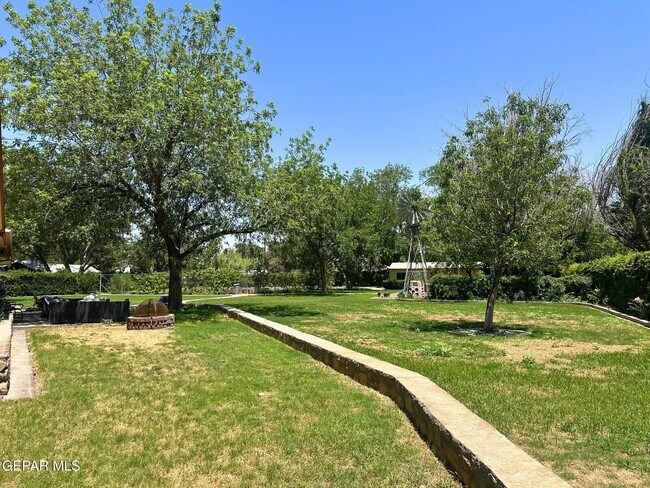 Building Photo - 1067 Villa Linda Way