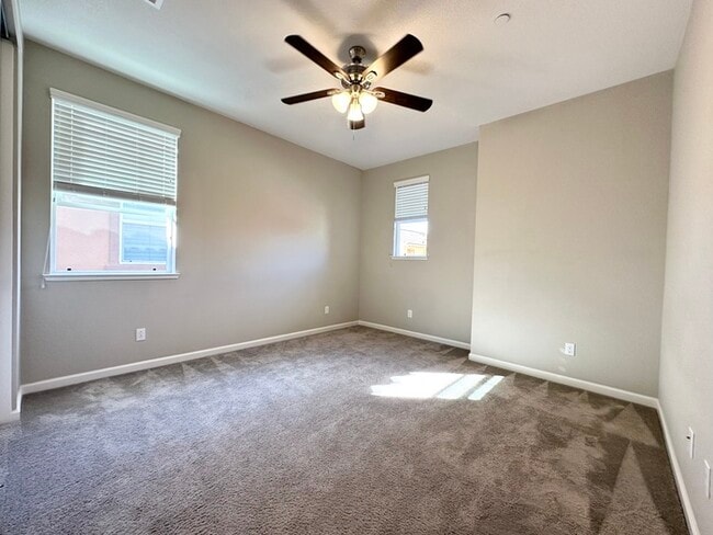 Building Photo - 6025 Palermo Way