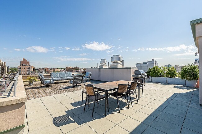 Building Photo - 30-11 21st St