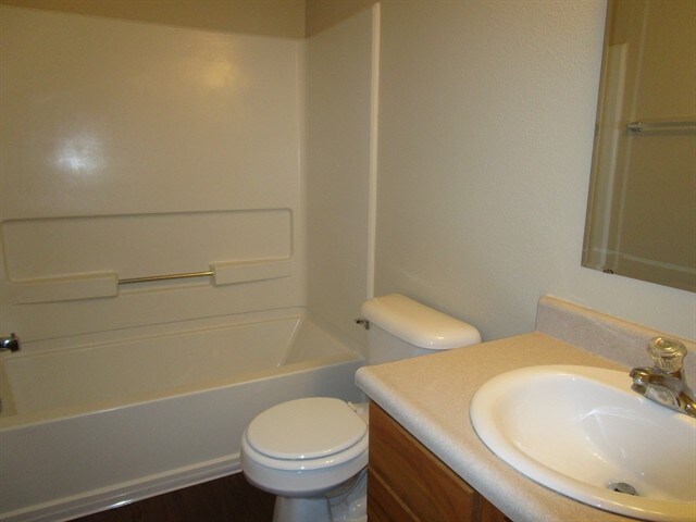 Building Photo - 1697 Blue Grass Pky