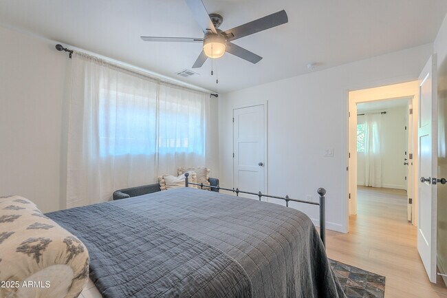 Building Photo - 2649 N Granite Reef Rd
