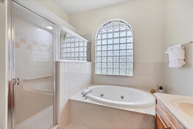 Building Photo - 6392 Woodbirch Pl