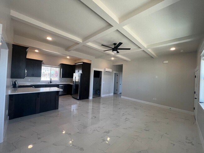 Building Photo - 4910 Wagon Wheel Dr E