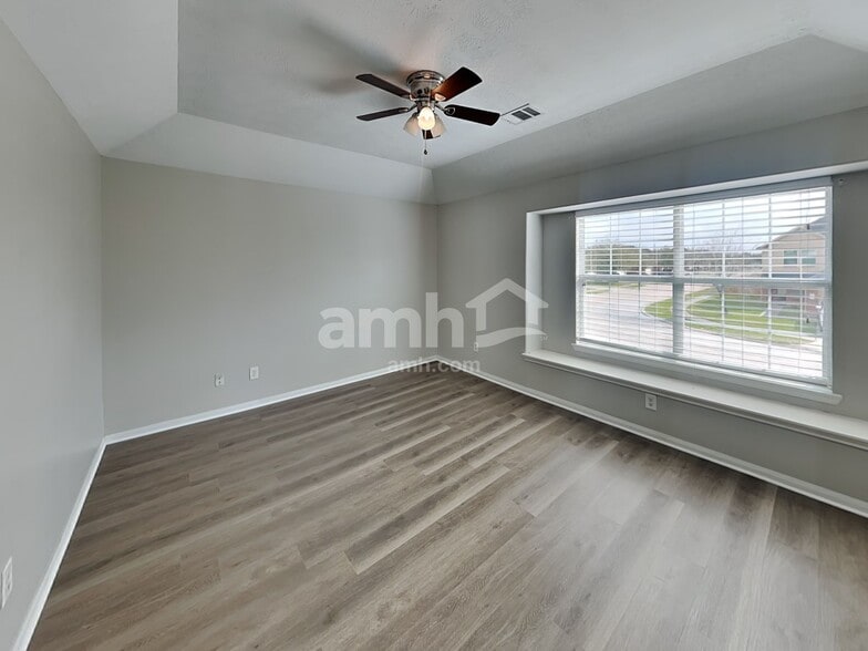 Building Photo - 13323 Ambrosa Dr