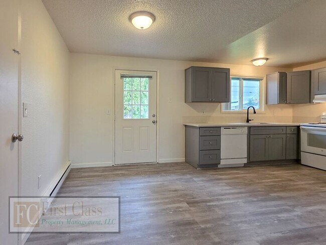 Building Photo - 1760 NE 24th Ave