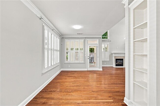 Building Photo - 3135 Carrick Rd