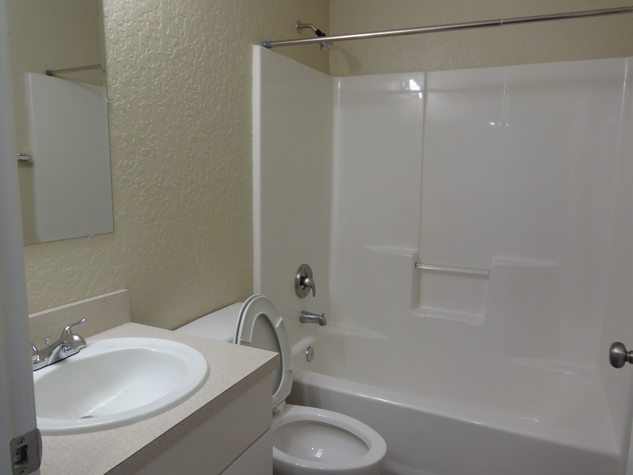 Building Photo - 3965 SW Laffite St