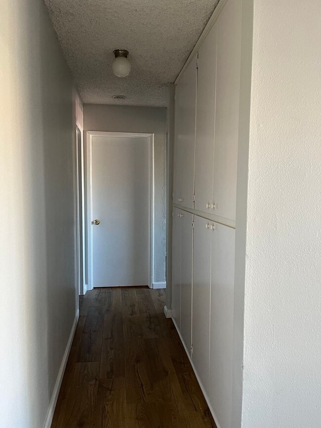 Building Photo - Beautiful 3-Bedroom, 2-Bath Home with Gara...