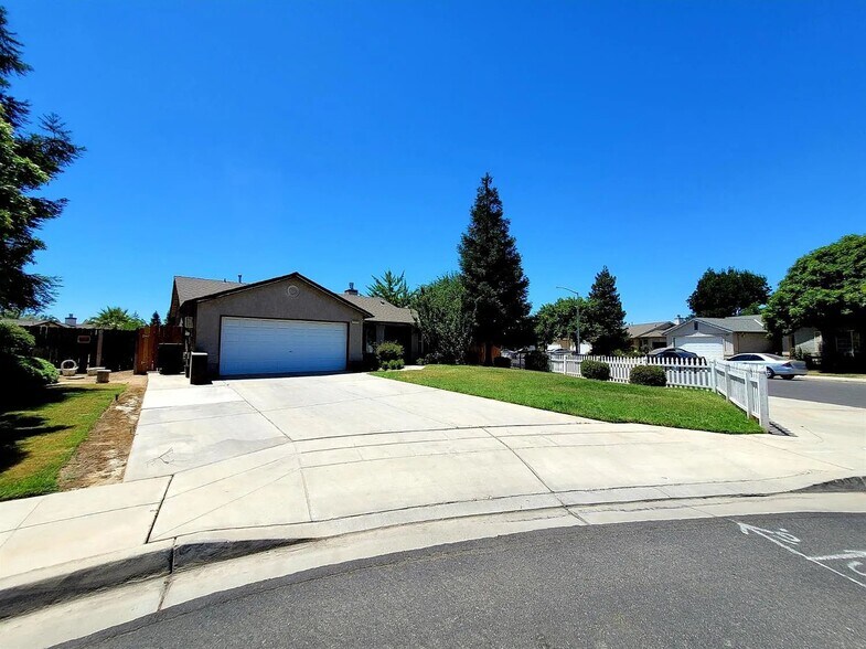Building Photo - 6269 W San Carlos Ave