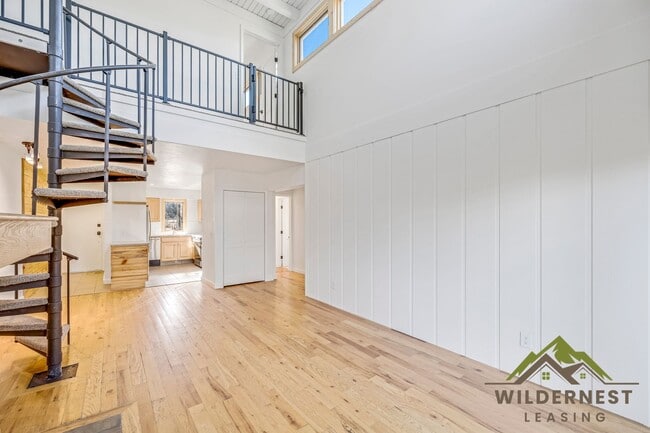 Building Photo - Fully Updated 3 Bedroom/ 3 Bath Peaceful Condo