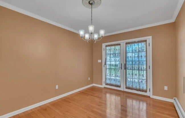 Building Photo - 1308 Sunnyfield Dr