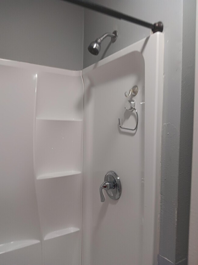 Building Photo - 2321 Irlo Dr