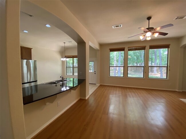 Building Photo - 6018 Sugar Bush Dr