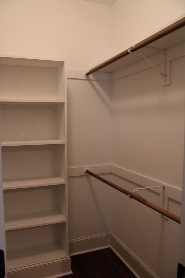 Building Photo - 3211 Walbrook Pl N